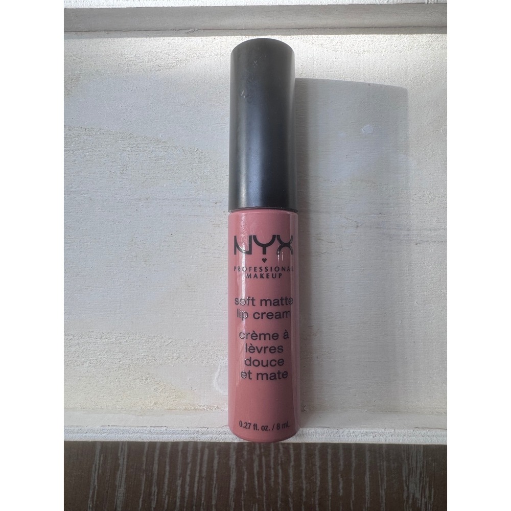 NYX Professional Makeup Soft Matte Lip Cream Zurich SMLC14 Muted Rose Pink 8ml